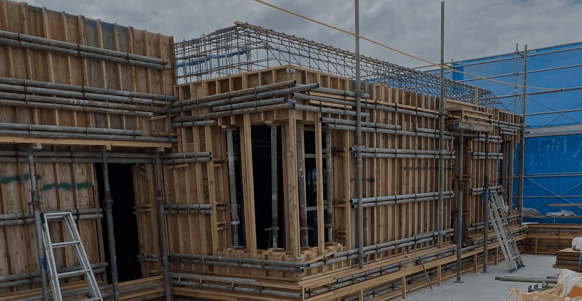 型枠解体とは、モノづくりだ。 その一歩が、職人への道。